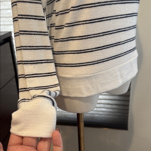 Woman's M Magaschoni Cream & Black Striped Crew Neck Sweater. Size XS - Picture 6 of 7